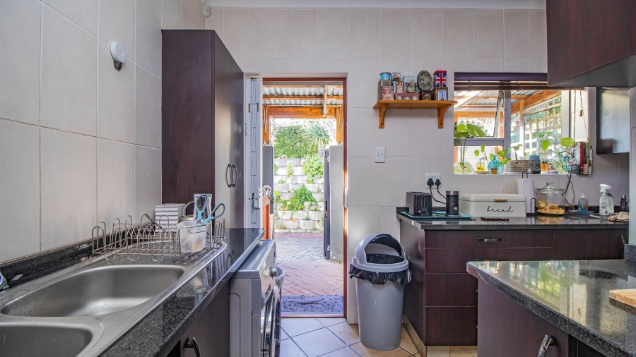 5 Bedroom Property for Sale in Fraaiuitsig Western Cape